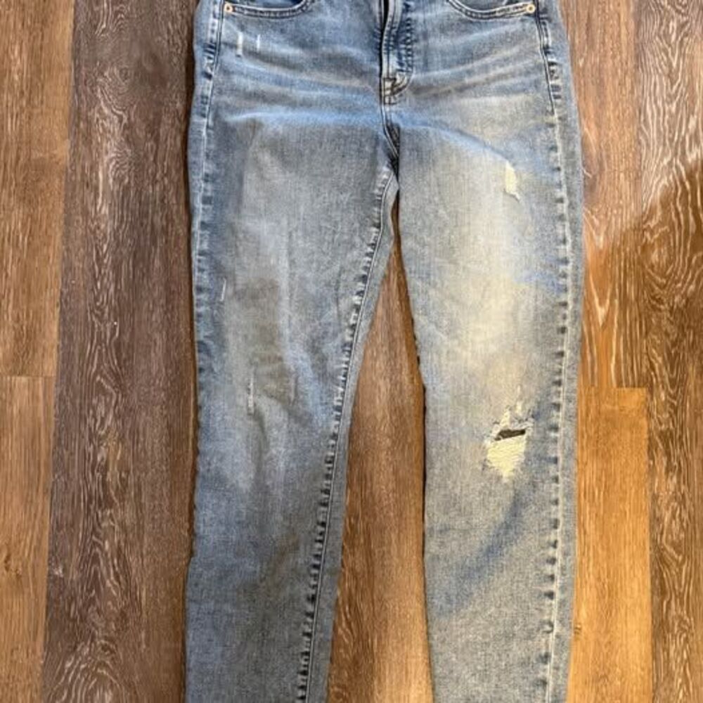 Gap size 8 Distressed Skinny Jeans